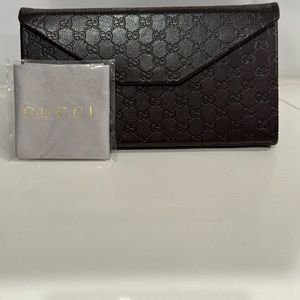 Brand New Gucci Leather foldable Sunglass Case